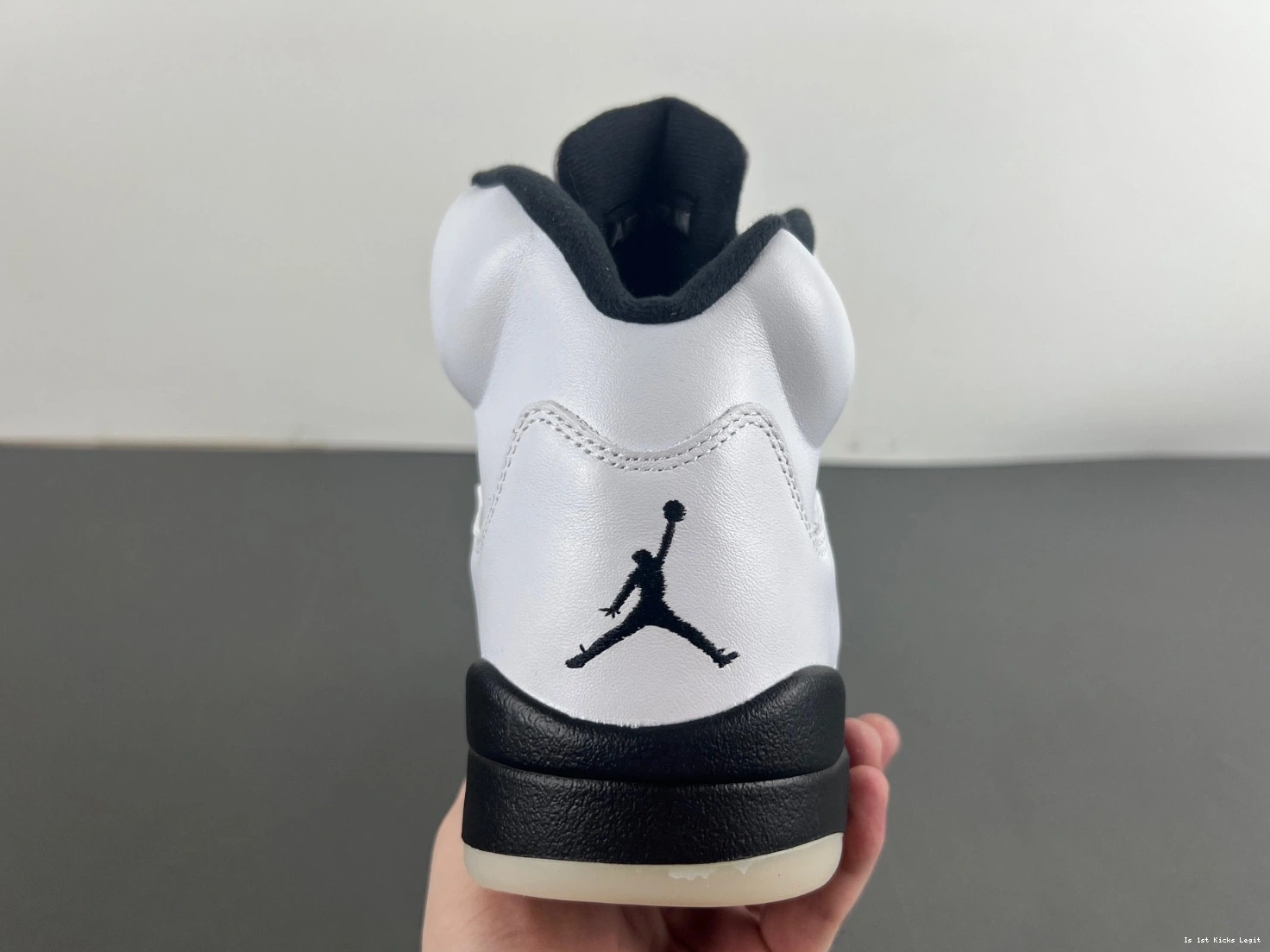 DD0587-110 Black Air 5 Jordan White 1123